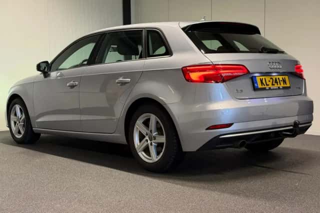 Audi A3 (2016) thumbnail 4