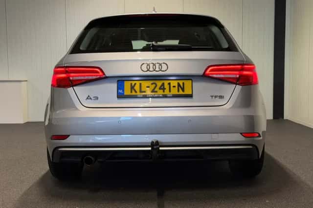 Audi A3 (2016) thumbnail 6