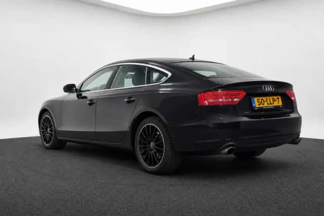 Audi A5 (2010) thumbnail 3