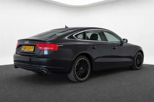 Audi A5 (2010) thumbnail 6
