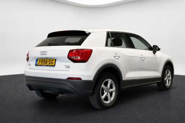 Audi Q2 (2017) thumbnail 6