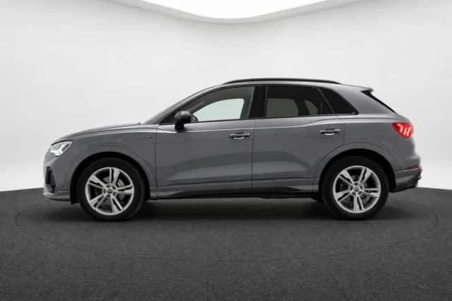 Audi Q3 (2019) thumbnail 3