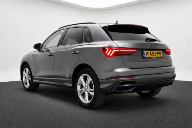 Audi Q3 (2019) thumbnail 5