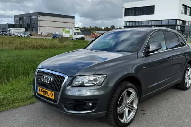 Audi Q5 (2011) thumbnail 1