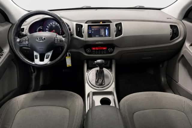 Kia Sportage (2013) thumbnail 2