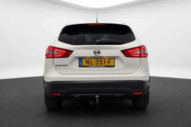 Nissan Qashqai (2017) thumbnail 5