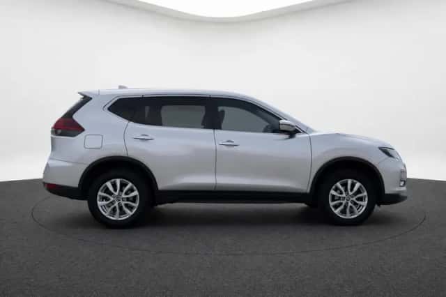 Nissan X-Trail (2019) thumbnail 4