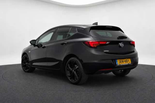 Opel Astra (2021) thumbnail 3