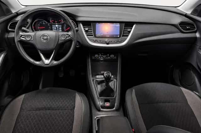 Opel Grandland X (2018) thumbnail 2
