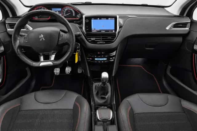 Peugeot 2008 (2018) thumbnail 2