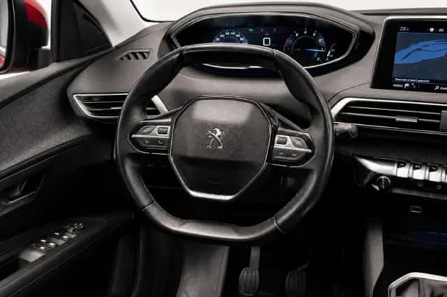 Peugeot 3008 (2018) thumbnail 4