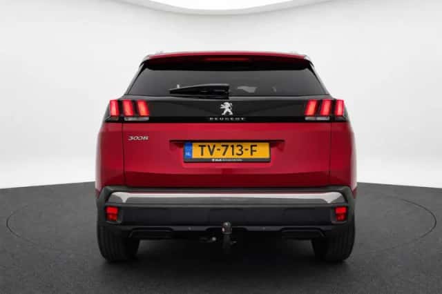 Peugeot 3008 (2018) thumbnail 6