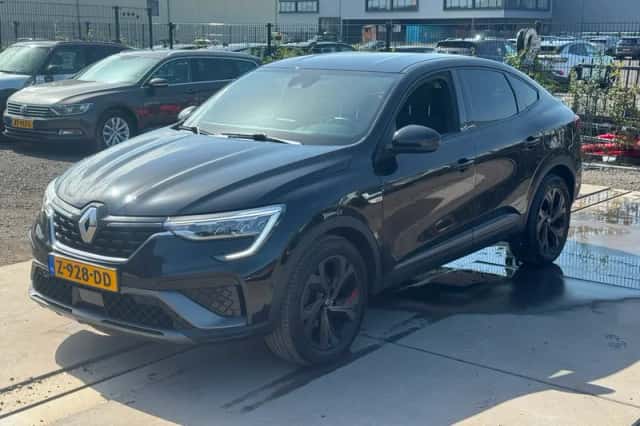 Renault Arkana (2022) thumbnail 1