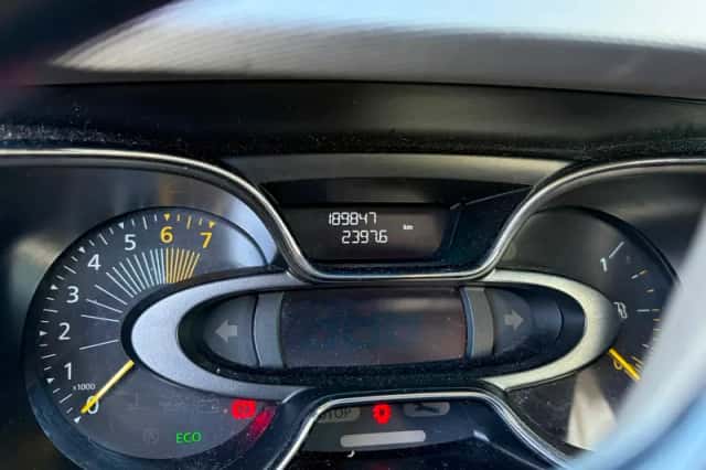 Renault Captur (2014) thumbnail 2