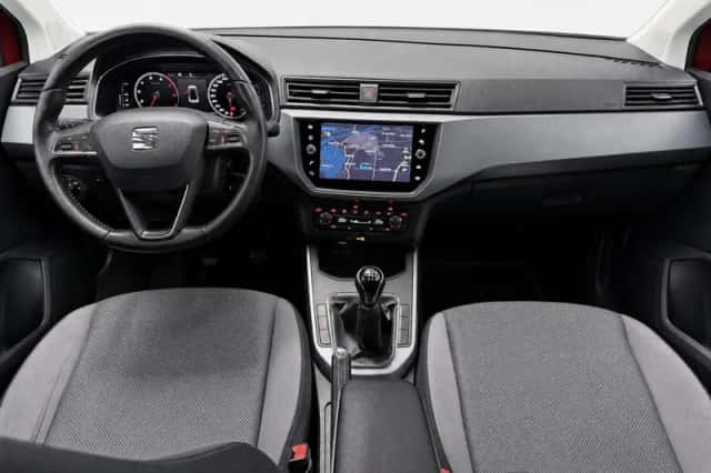 SEAT Arona (2018) thumbnail 2