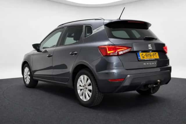 SEAT Arona (2019) thumbnail 3