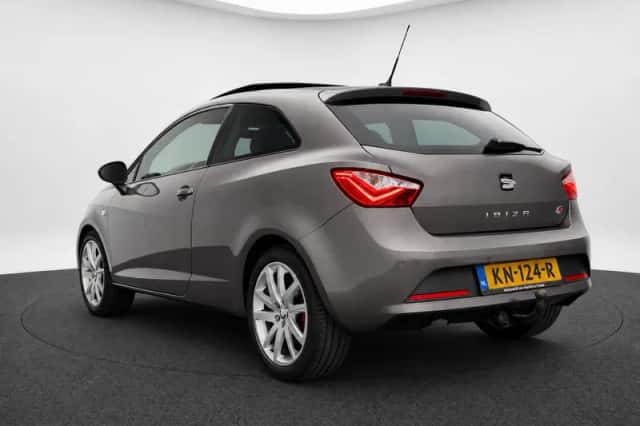 SEAT Ibiza (2016) thumbnail 6