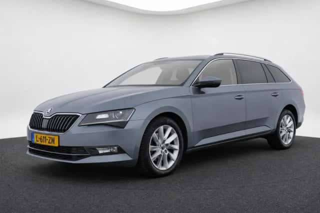 Škoda Superb (2019) thumbnail 1