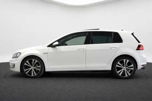 Volkswagen Golf (2015) thumbnail 4