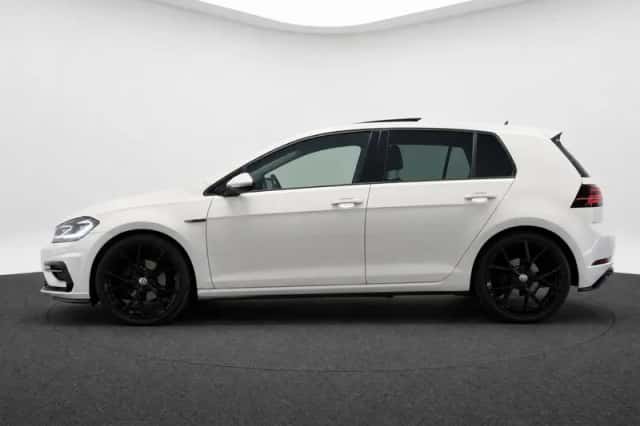 Volkswagen Golf (2018) thumbnail 3
