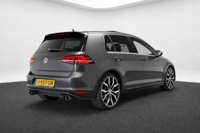 Volkswagen Golf (2015) thumbnail 6