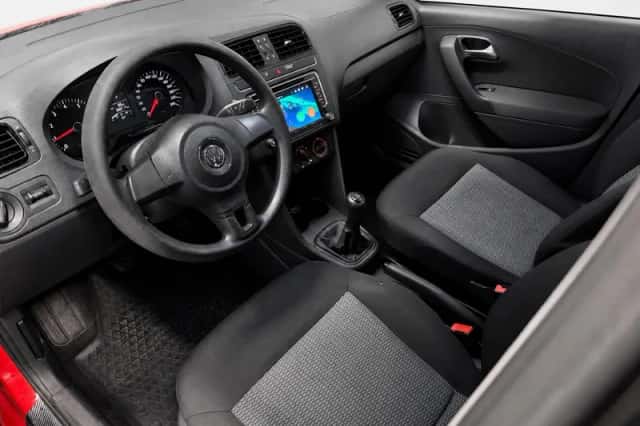 Volkswagen Polo (2009) thumbnail 2