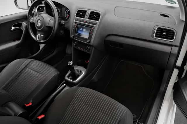 Volkswagen Polo (2010) thumbnail 2