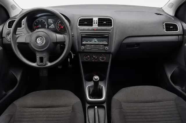 Volkswagen Polo (2012) thumbnail 2