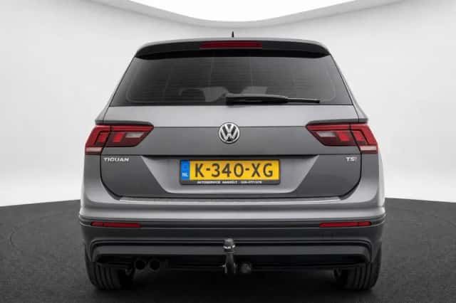 Volkswagen Tiguan (2016) thumbnail 3