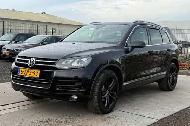 Volkswagen Touareg (2014) thumbnail 1
