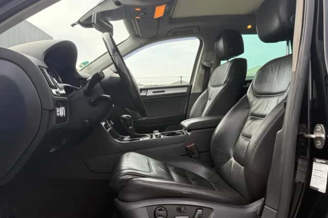 Volkswagen Touareg (2014) thumbnail 3