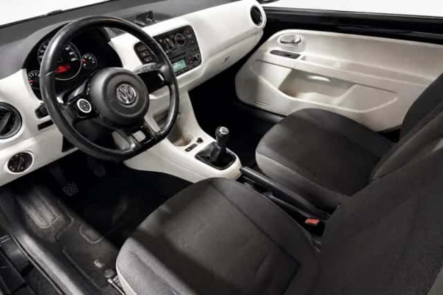 Volkswagen Up! (2012) thumbnail 2