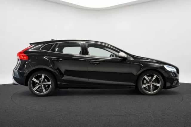 Volvo V40 (2016) thumbnail 5