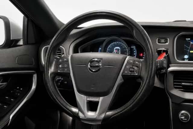 Volvo V40 (2016) thumbnail 6