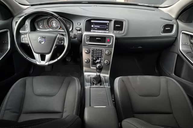 Volvo V60 (2013) thumbnail 5