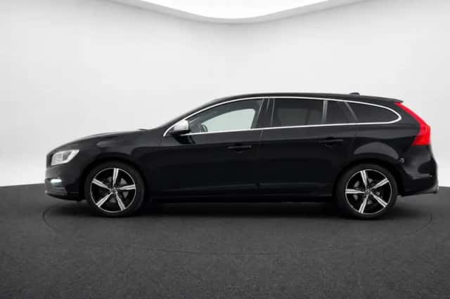 Volvo V60 (2018) thumbnail 3