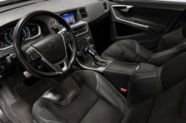 Volvo V60 (2018) thumbnail 4