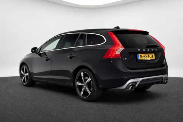 Volvo V60 (2018) thumbnail 5