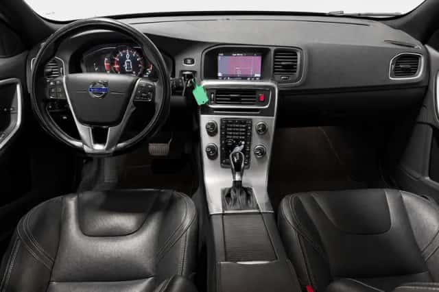 Volvo V60 (2018) thumbnail 2
