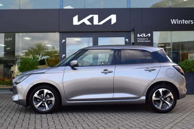 Suzuki Swift (2024) thumbnail 2