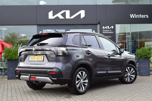 Suzuki S-Cross (2025) thumbnail 2