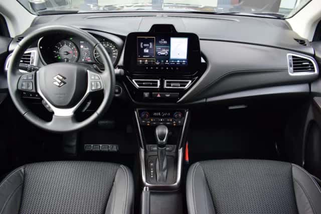 Suzuki S-Cross (2025) thumbnail 3