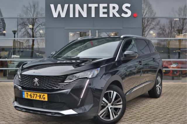 Peugeot 5008 (2023) thumbnail 1