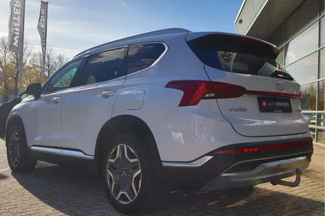 Hyundai Santa Fe (2021) thumbnail 3