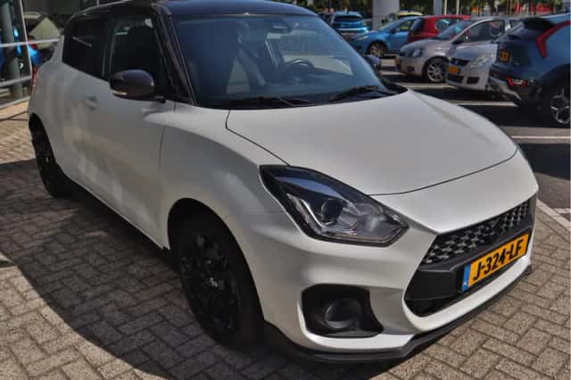 Suzuki Swift (2018) thumbnail 6