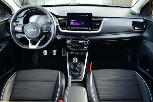 Kia Stonic (2025) thumbnail 3