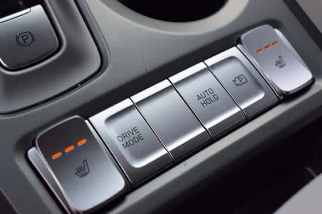 Hyundai Kona (2024) thumbnail 4