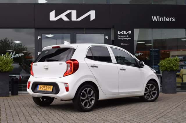 Kia Picanto (2024) thumbnail 2