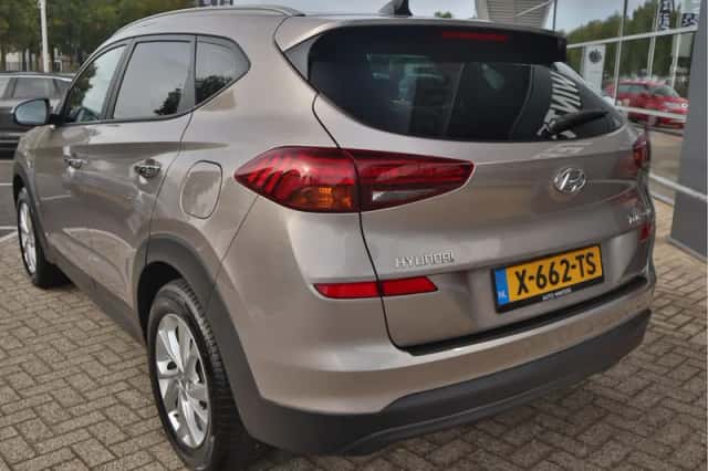 Hyundai Tucson (2019) thumbnail 3
