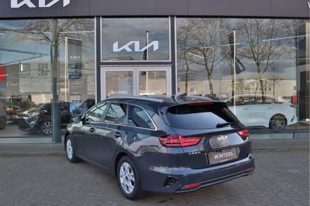 Kia Ceed (2025) thumbnail 3